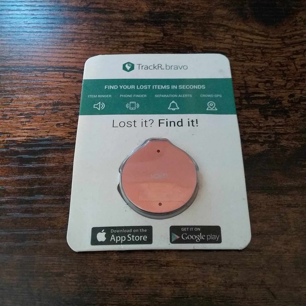 Tracker TrackR Bravo gold color
